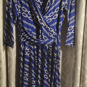 A pea in a pod maternity dress